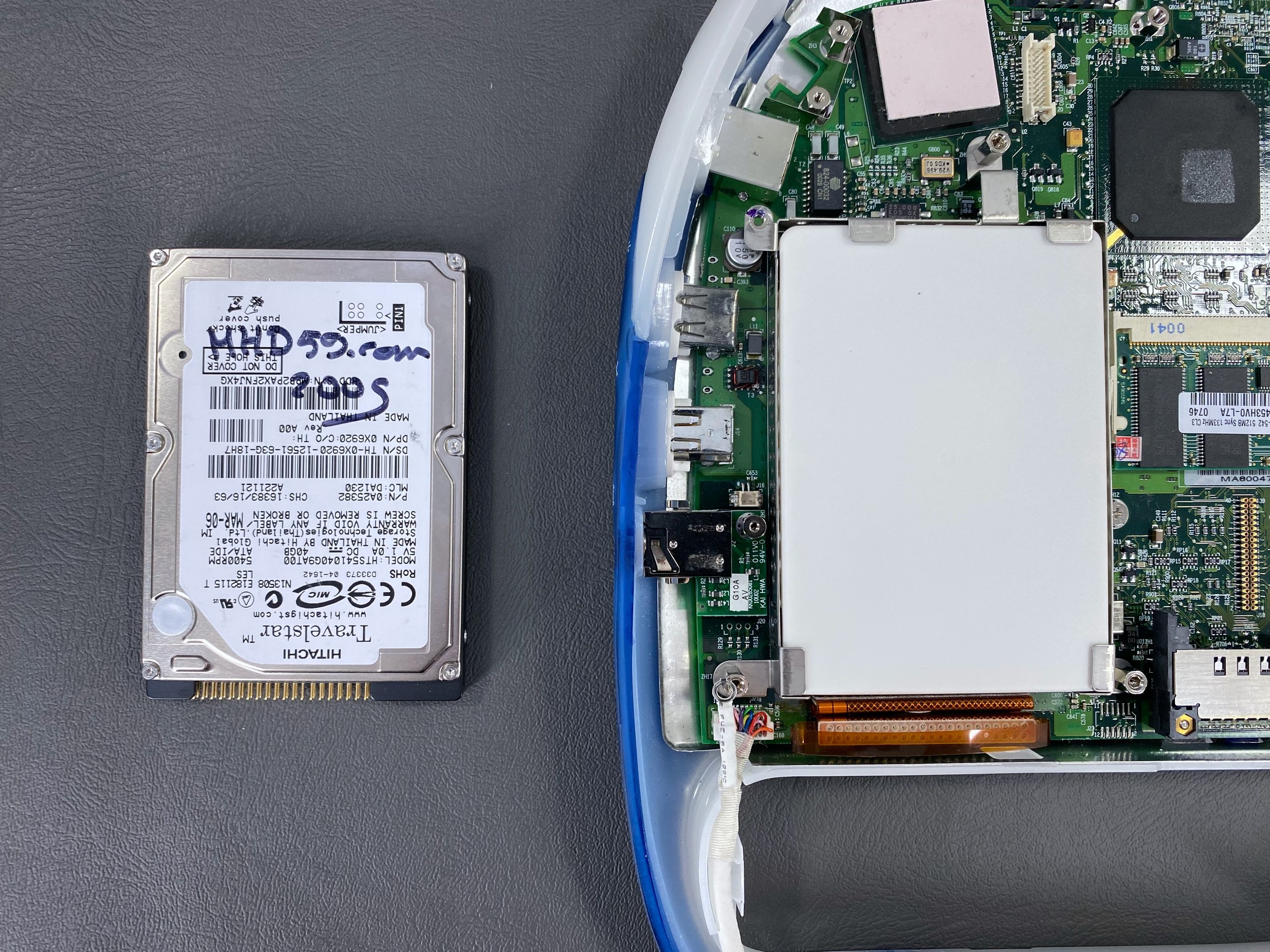iBook G3 (Indigo) — mac27.net
